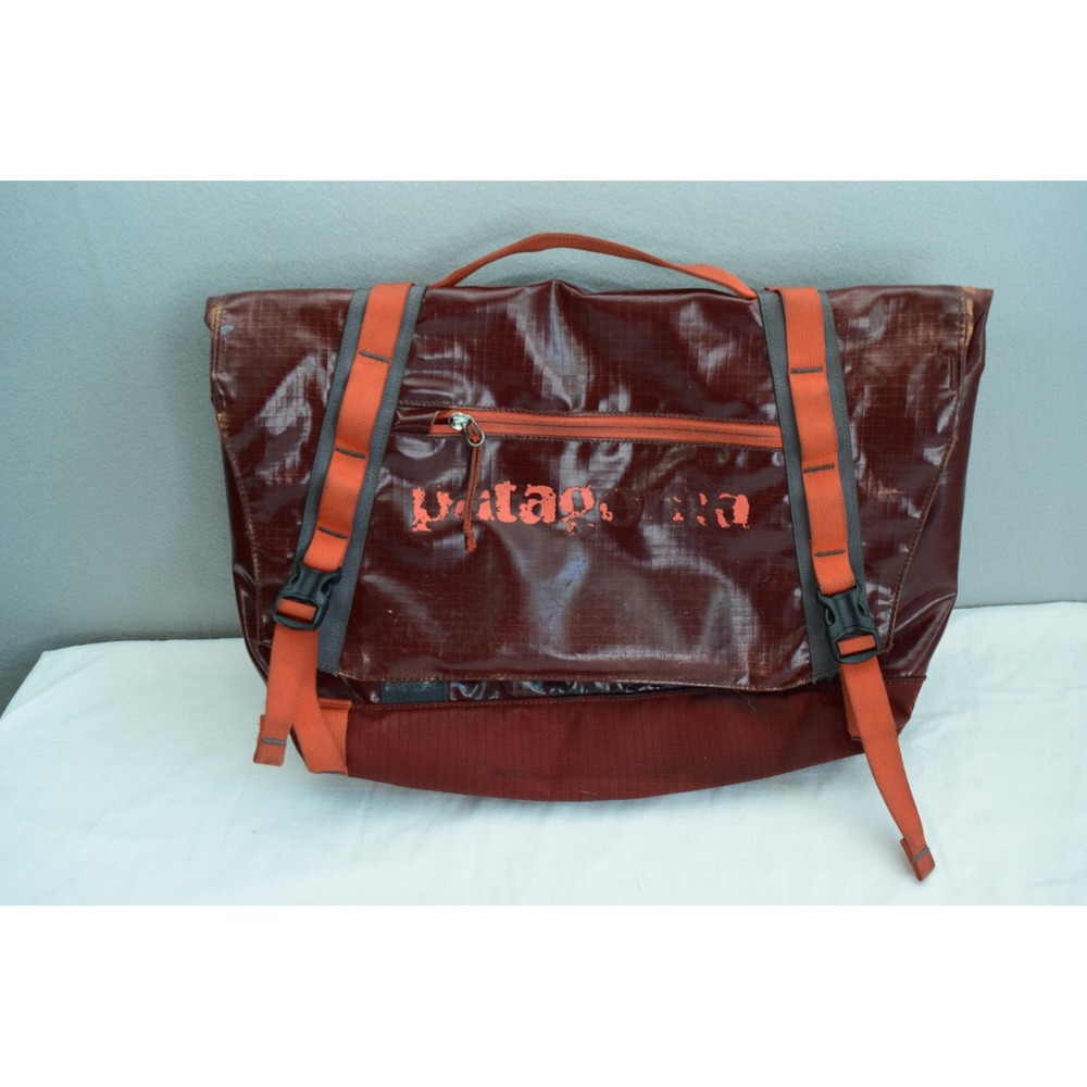Patagonia Black Hole Mini Messenger Bag Large Burgundy Orange 49321 FLAWS